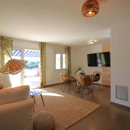 Apartment Maritim Ii 2 At.1 - Moderno, Agradable Y Muy Bien Equipado Situado En 1ª Linea De Mar - Es-228-82 Llanca