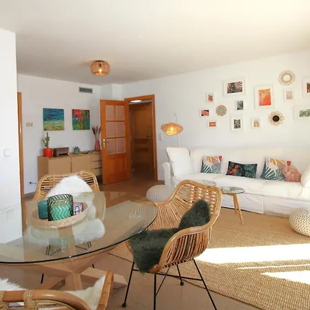 Maritim Ii 2 At.1 - Moderno, Agradable Y Muy Bien Equipado Situado En 1ª Linea De Mar - Es-228-82 Apartment Llanca