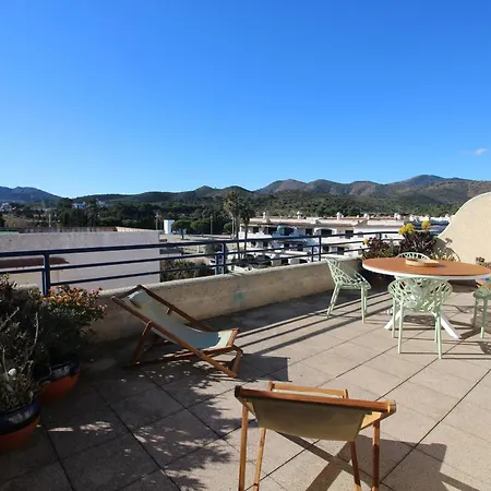 Maritim Ii 2 At.1 - Moderno, Agradable Y Muy Bien Equipado Situado En 1ª Linea De Mar - Es-228-82 Apartment Llanca